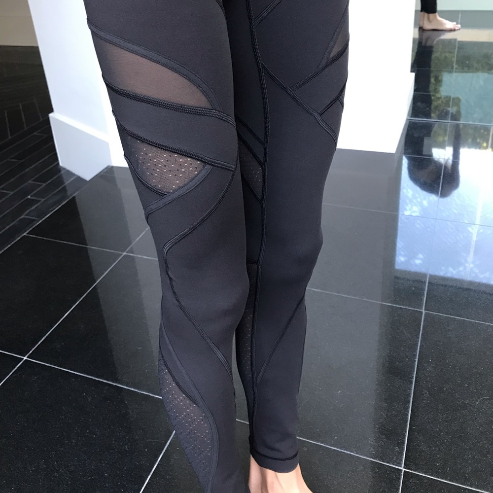 NWT Lululemon Wunder Under Mesh Size 4